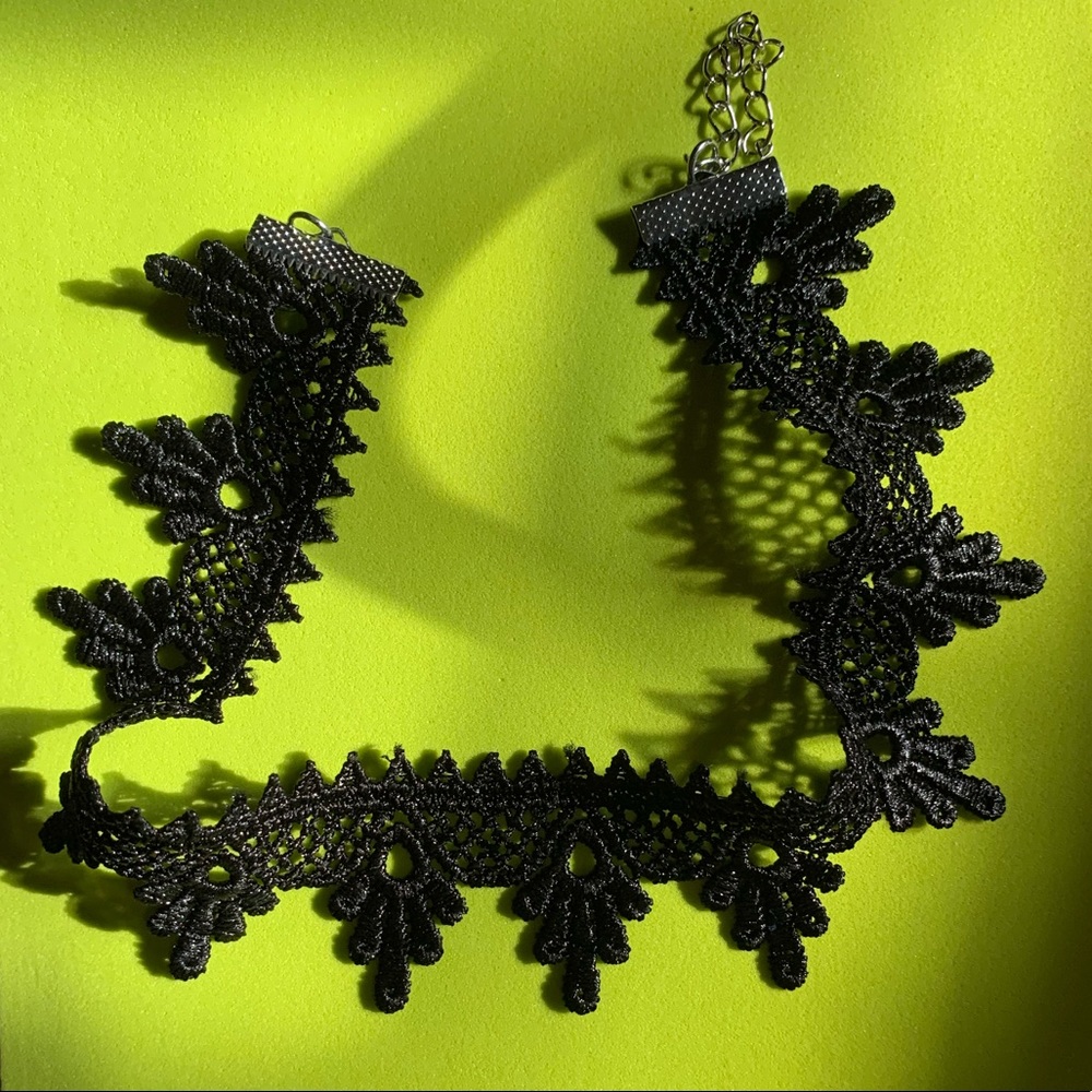 Black choker